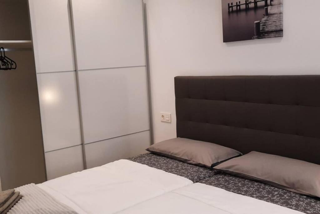 Apartamentos Milan 2 오비에도 외부 사진